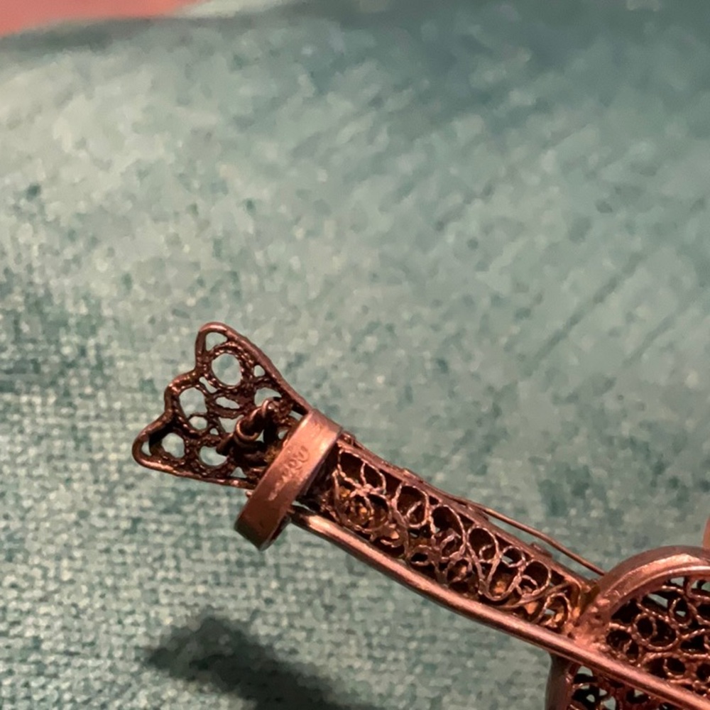 Intricate silver guitar broach pin - vintage - Picture 7 of 8